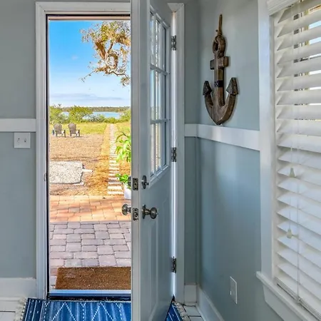 Anchors Away River House
